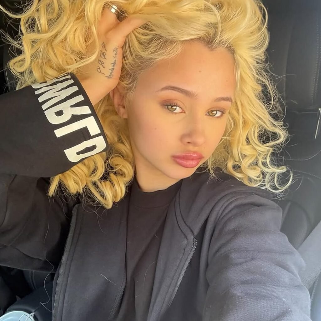 Alabama Barker, Travis Barker’s Daughter, Adopts Dog