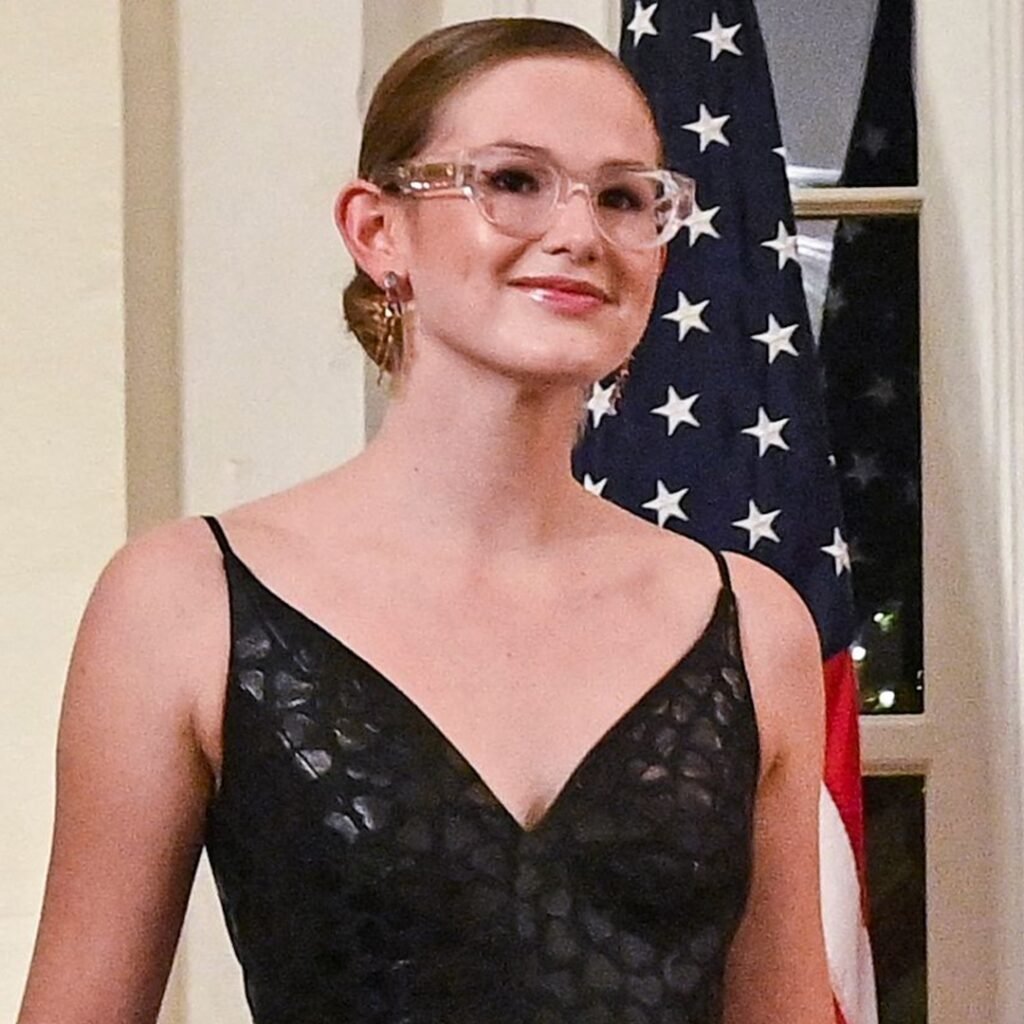 Ben Affleck, Jennifer Garner’s Daughter Violet Publishes at Yale