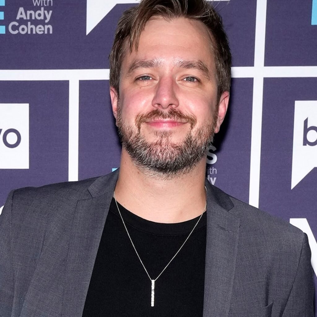 Love Island’s Iain Stirling on 14-Hour Voice Work Schedule