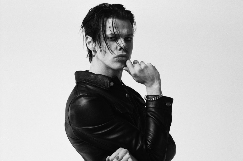 Yungblud Storms to Third Consecutive U.K. No. 1 Album With ‘Idols’