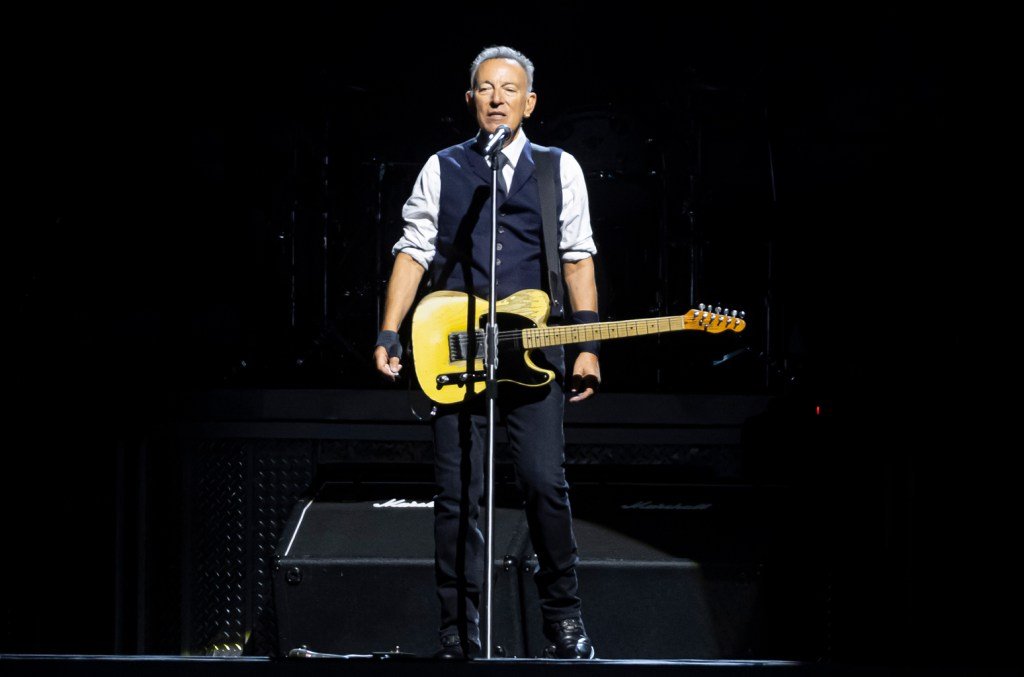 Bruce Springsteen Calls President Trump a ‘Moron’ & ‘American Tragedy’