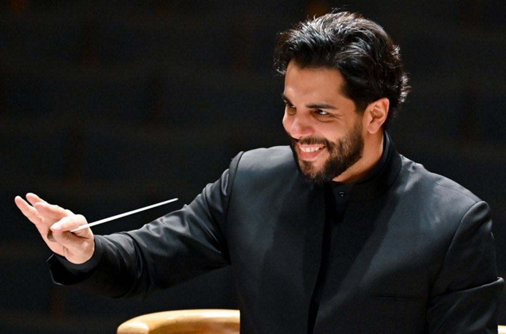 L.A. Opera Names Domingo Hindoyan as Next Music Director