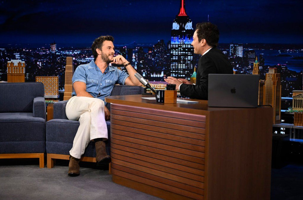 Jonathan Bailey Reacts to ‘Wicked: For Good’ Trailer