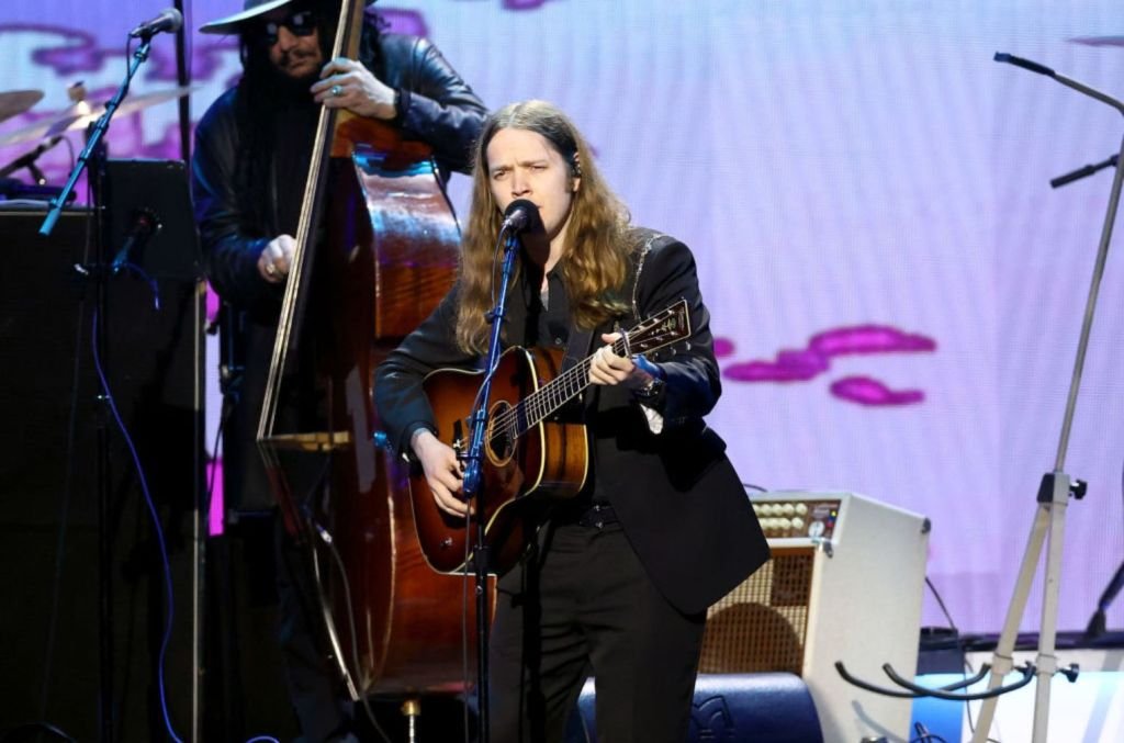 Billy Strings Announces His Mom’s Death at Emotional Kentucky Concert