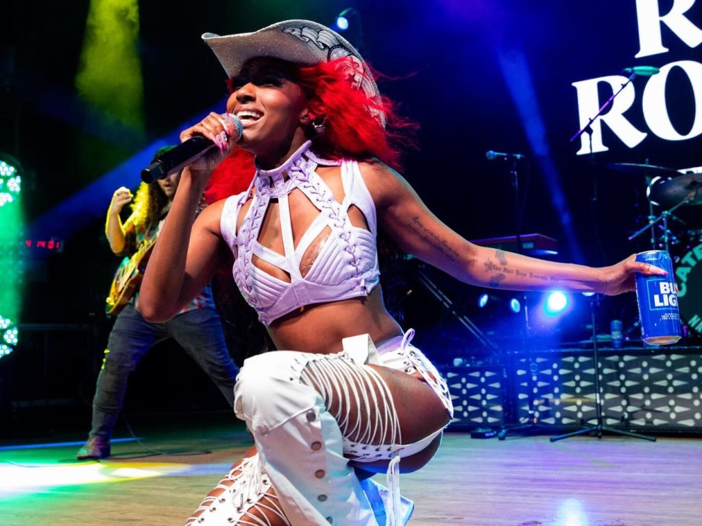 Country Greats Kick Off CMA Fest With Billboard Country Live Bud Light