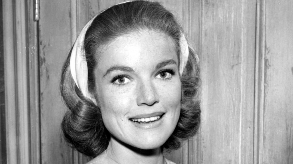 ‘The Searchers,’ ‘Auntie Mame’ Actress Was 90