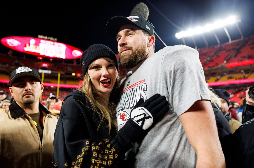 Taylor Swift and Travis Kelce Head to Florida for Stanley Cup Final