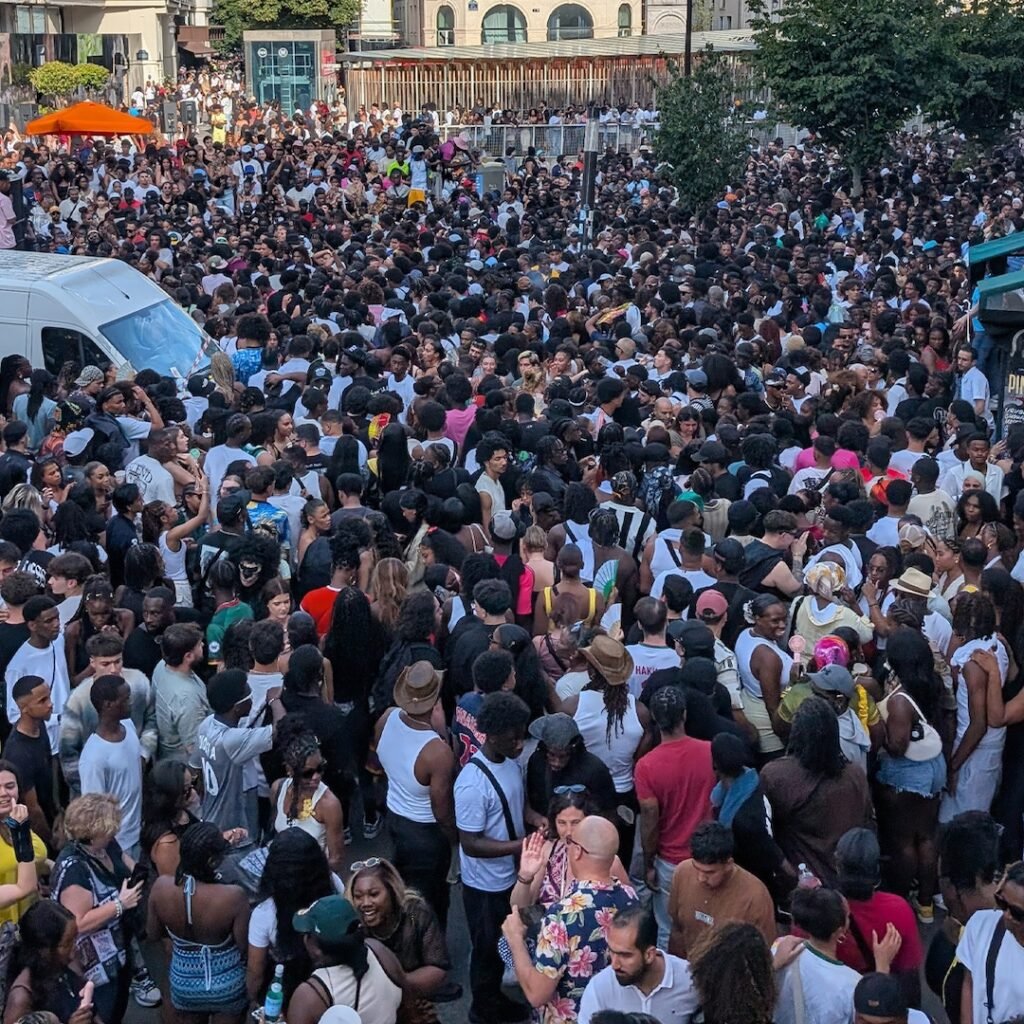 145 People Jabbed With Needles at French Music Festival