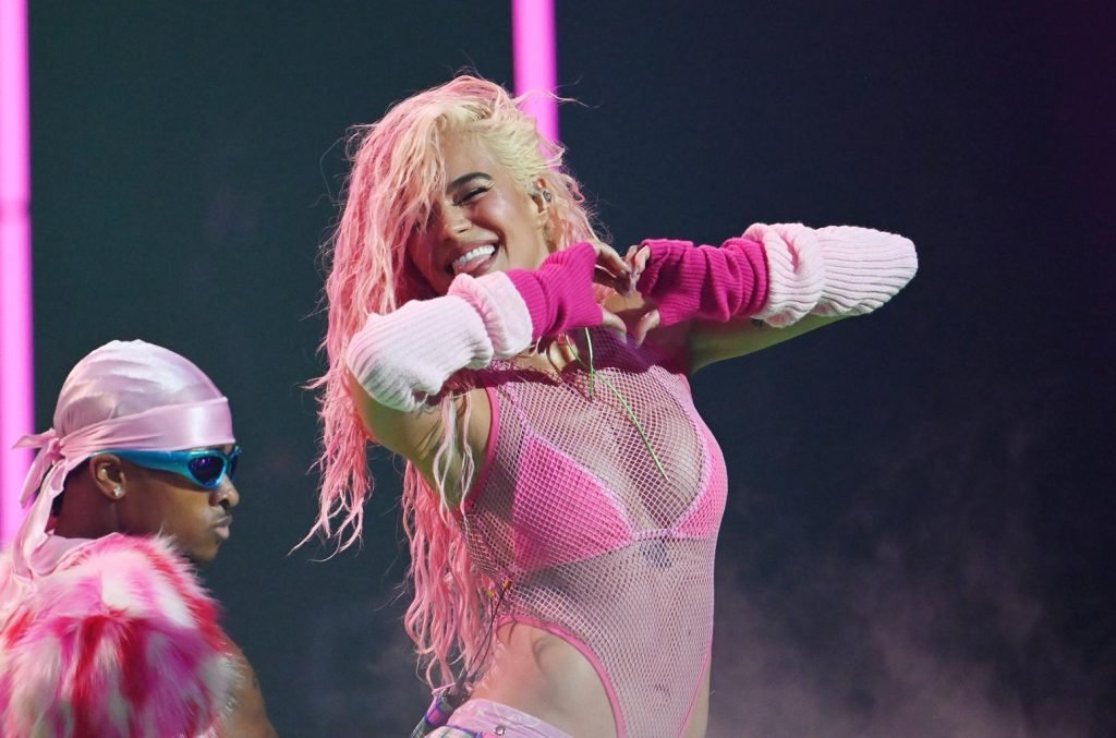 Karol G & Anahi Fight Over Ricky Martin in ‘Tropicoqueta’ Teaser