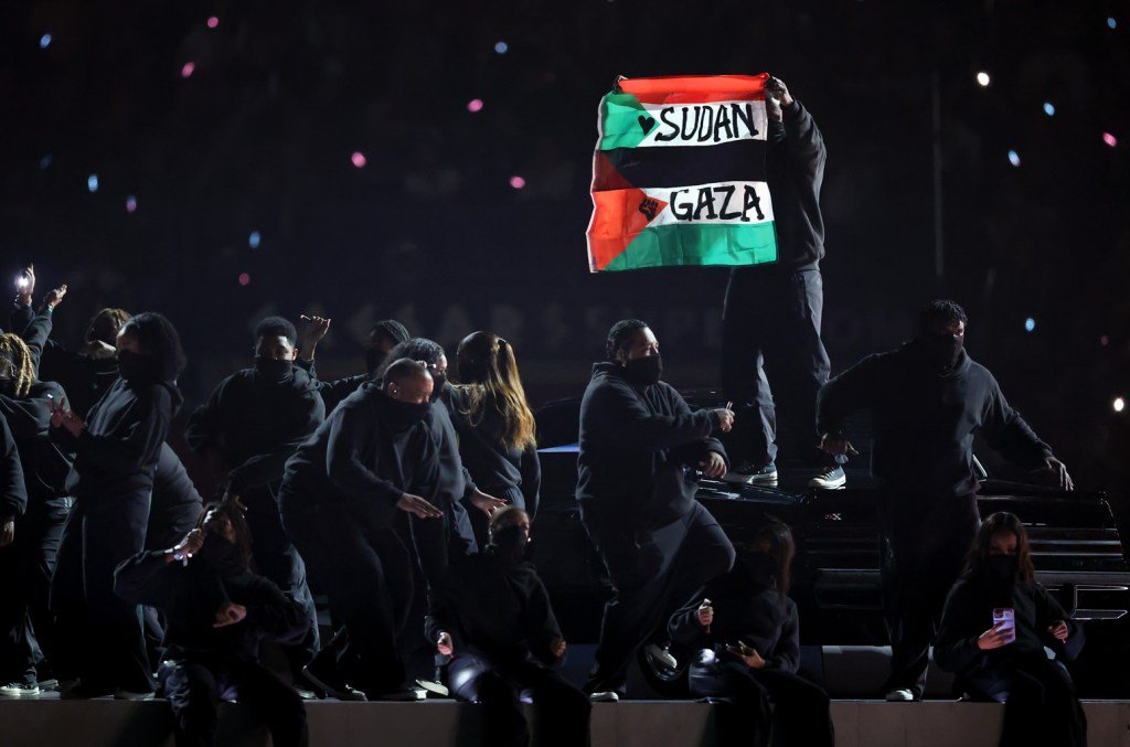 Kendrick Lamar Super Bowl Halftime Performer Arrested for On-Field Protest