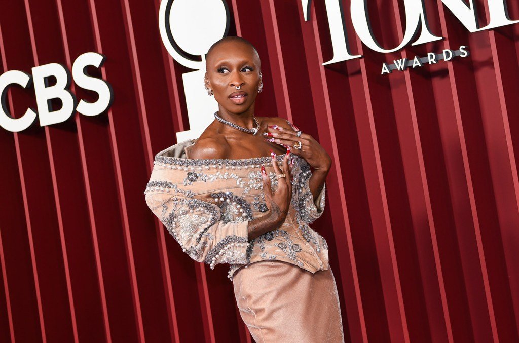 Tony Awards Red Carpet: Best Photos From 2025